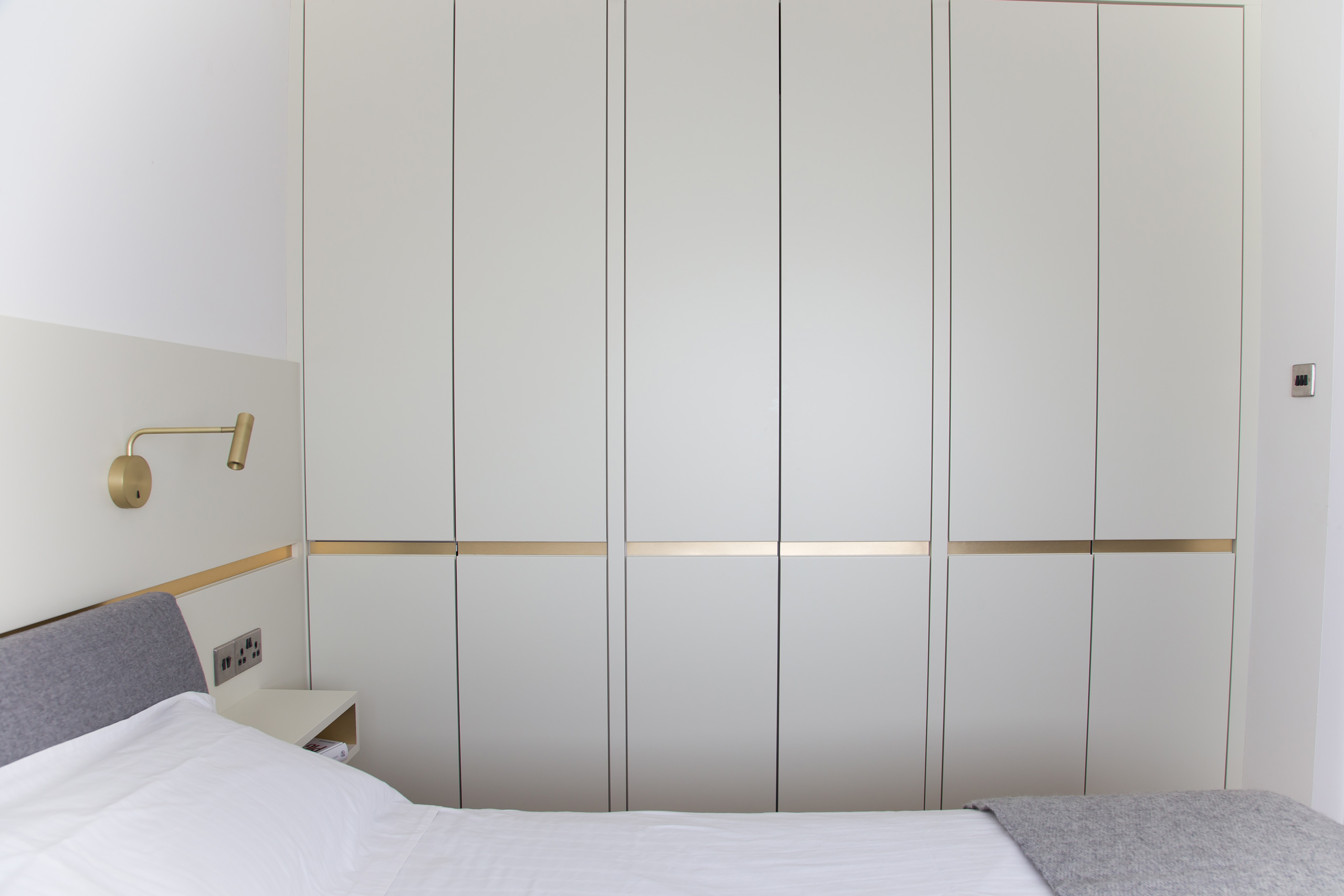 Project-BespokeDesign-6-BedroomWardrobes Bespoke Design bedroom wardrobe | Bolthole Design