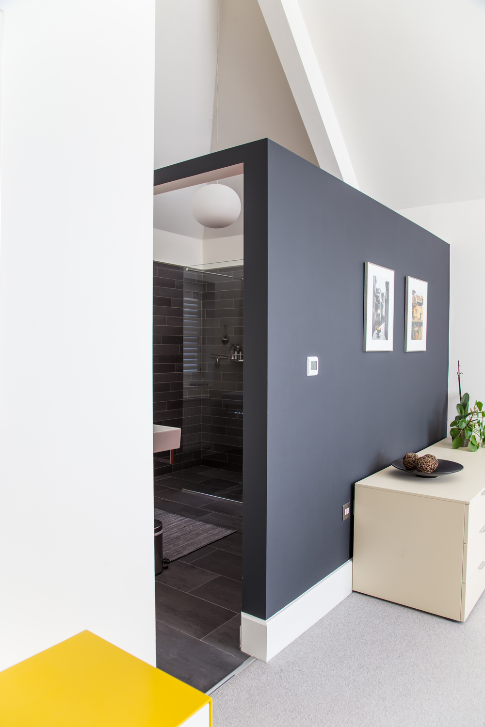 Ensuite in Master bedroom with open ceiling